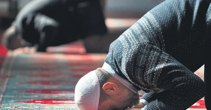 İman, ibadeti gerektirir