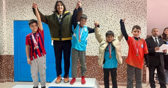 Öğrenciler atletizmde il dereceleri elde etti Niğde Haberleri