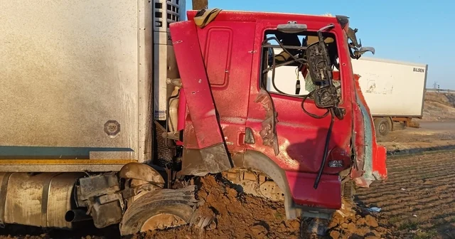 İsrail füzesinin isabet etmesi sonucu Fırat ın öldüğü TIR ın görüntüleri ortaya çıktı Hatay Haberleri