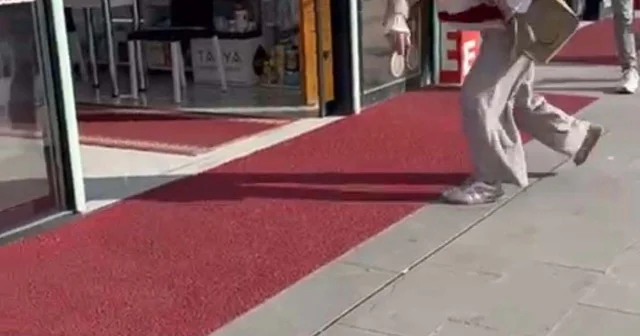 Fark ücretine itiraz eden kadın eczaneye saldırdı; o anlar kamerada Kayseri Haberleri