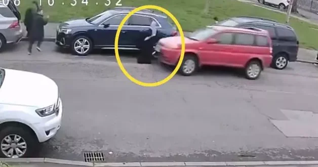 Londra da alçak saldırı! Sadece Müslüman diye kadını arabayla ezdi