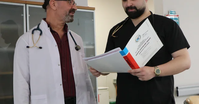 Küçükken hayalini kuruyordu, şimdi babasıyla aynı hastanede şifa dağıtıyor Van Haberleri