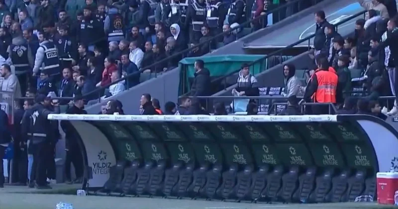 Son dakika penaltısı çılgına çevirdi! Maç bitmeden soyunma odasına gittiler Sözcü Gazetesi