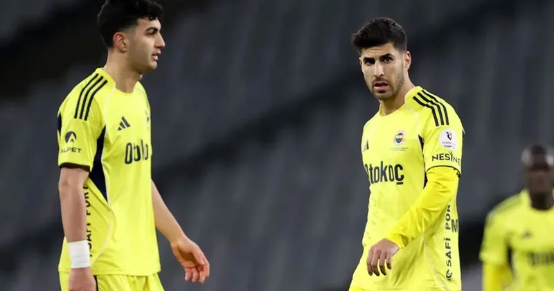 Fenerbahçe de maç sonu 6 futbolcudan olay hareket Sözcü Gazetesi