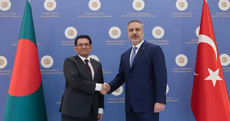 Bakan Fidan, Bangladeşli mevkidaşı Khalilur Rahman ile görüştü