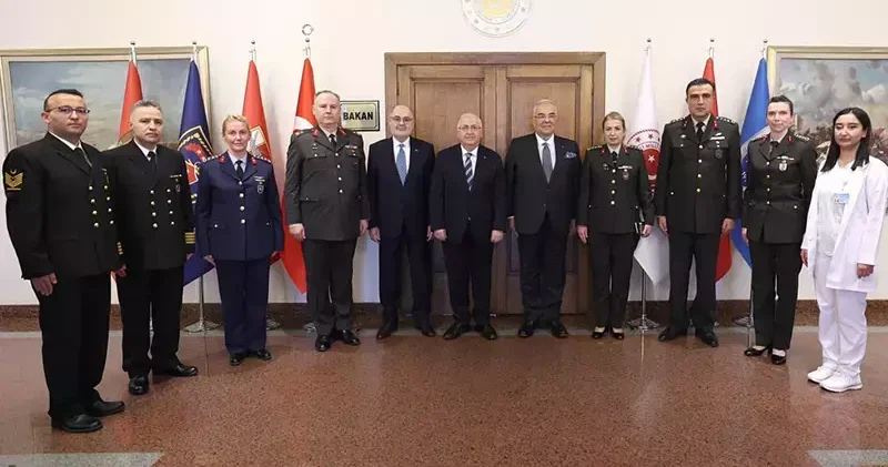 Bakan Güler, MSB sağlık personeli ile buluştu