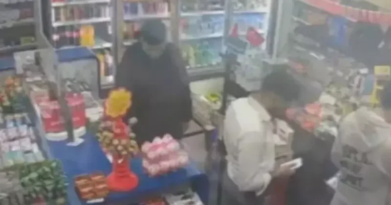 Esenyurt ta iş yerini kurşunlayan 2 şüpheli yakalandı