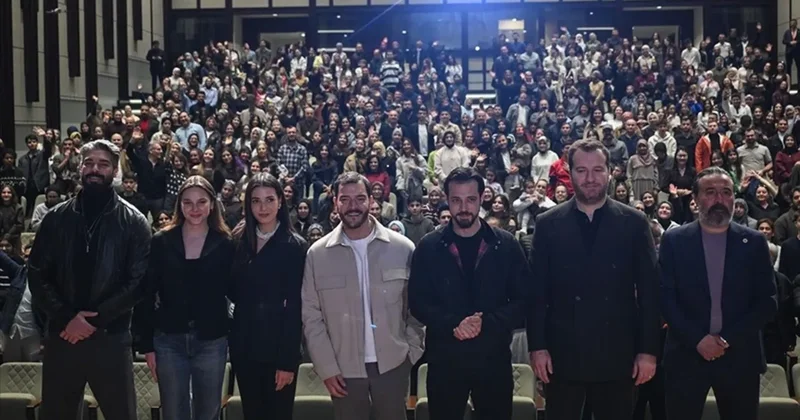 Kuruluş Orhan oyuncuları Külliye de sevenleriyle buluştu