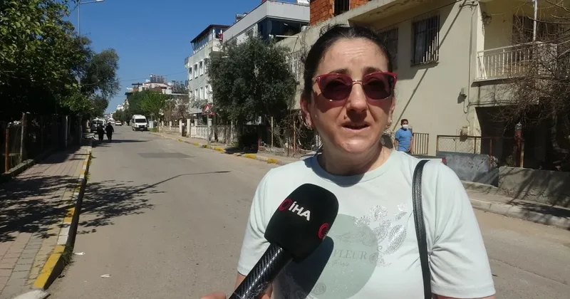 Antalya da iki motosikletlinin yola savrulduğu kaza kameraya yansıdı, mahalleli kasis istedi