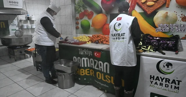 Hayrat İnsani Yardım Derneği Kahramanmaraş ta günde 1200 kişilik iftarlık dağıtıyor Kahramanmaraş Haberleri