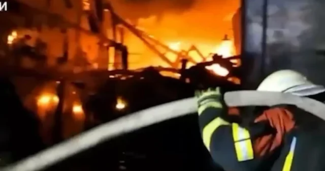 Rus saldırısında yolcu otobüsleri alevlere teslim oldu VİDEO İZLE