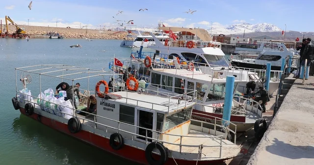 Van Gölü nde yaşayan inci kefali için av yasağı yarın başlıyor Van Haberleri