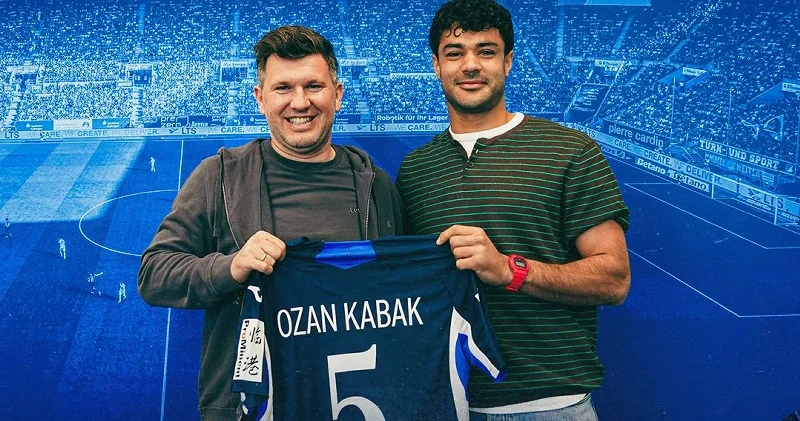 Ozan Kabak tan görülmemiş imza: Kulüp açıklaması şaşırttı Futbol Haberleri
