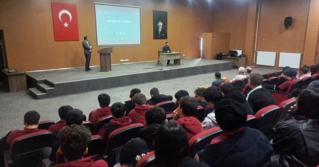 Hisarcık 15 Temmuz Şehitleri Anadolu Lisesi nde İklim Değişikliği Konferansı Kütahya Haberleri