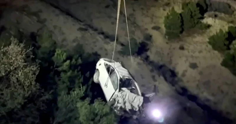 Depremzede araçlarıyla change vurgunu: Yakalanmamak için otomobilini uçurumdan atmış!