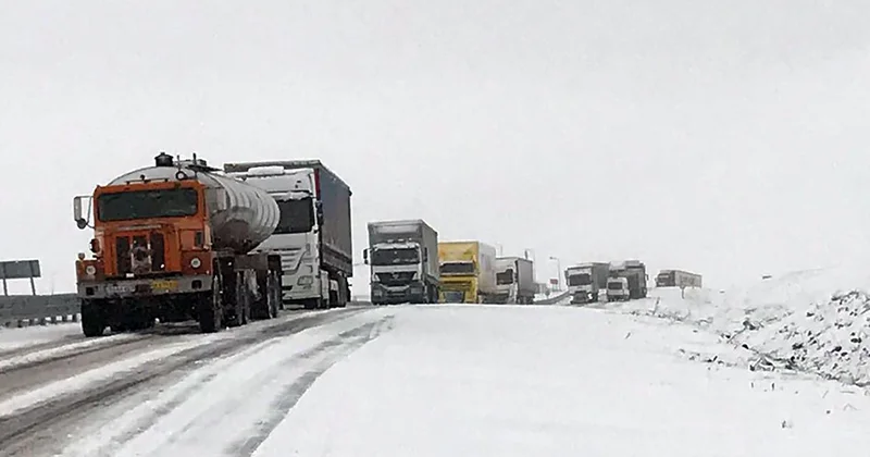 Türkgözü Posof Damal kara yolu tır trafiğine açıldı