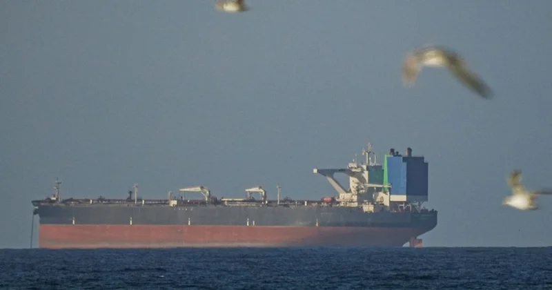 ABD ablukasını tanımadı! Çin gemisi Hürmüz Boğazı ndan geçti