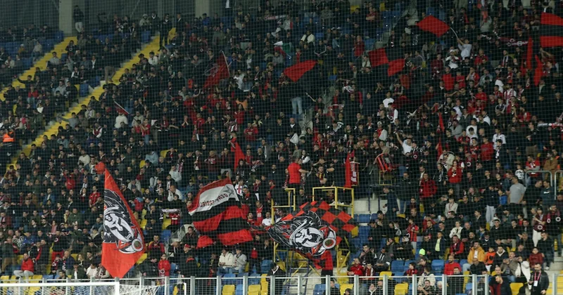 Galatasaray maçı öncesi açıklama: Gençlerbirliği saha dışını çekişmenin kurbanı edilemez Sözcü Gazetesi