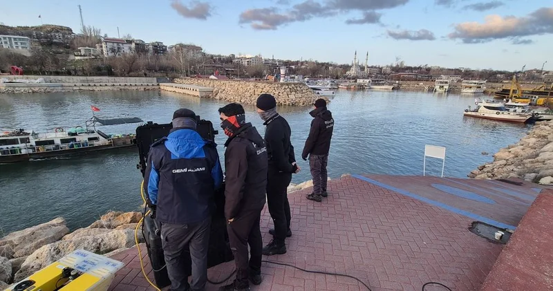 Van Gölü nde yürek yakan olay! 17 yaşındaki gencin cansız bedeni çıkarıldı