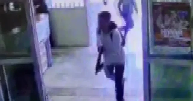 Şanlıurfa da lisede 13 öğrencinin yaralandığı saldırı anı kamerada VİDEO İZLE