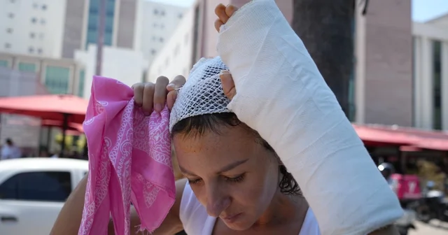 Eşini sokak ortasında sopayla darbettiği iddia edilen sanığa 19 yıl hapis Sanık: Ben yapmadım, işlemediğim bir suç yüzünden ailemin yüzüne bakamıyorum Antalya Haberleri