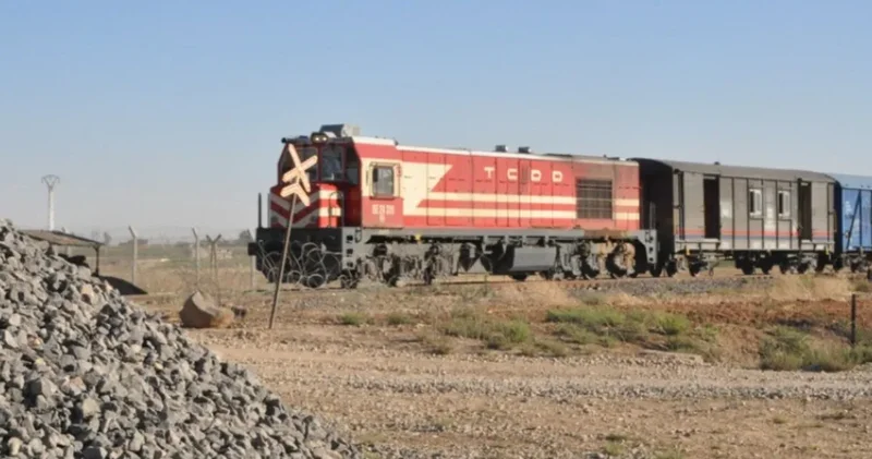 2 bin 500 köprü traversi söküldü, baştan inşa edildi: Tam 350 kilometre!