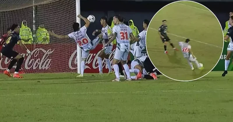 Sahada böylesi görülmedi: Önce penaltı yaptırdı, sonra kendi kalesini buldu Fanatik Spor Haberleri Video