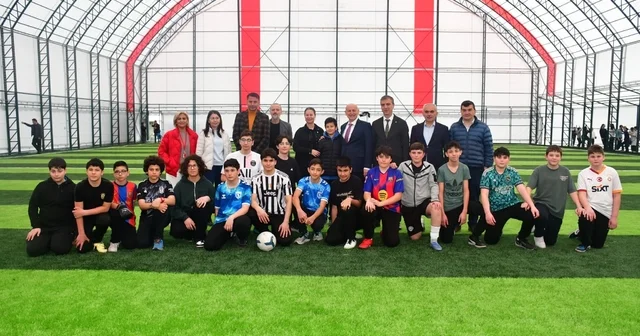 Başkan Kul: En büyük yatırım, evlatlarımızın gülen yüzüdür Terme Ortaokuluna yeni halı saha Samsun Haberleri