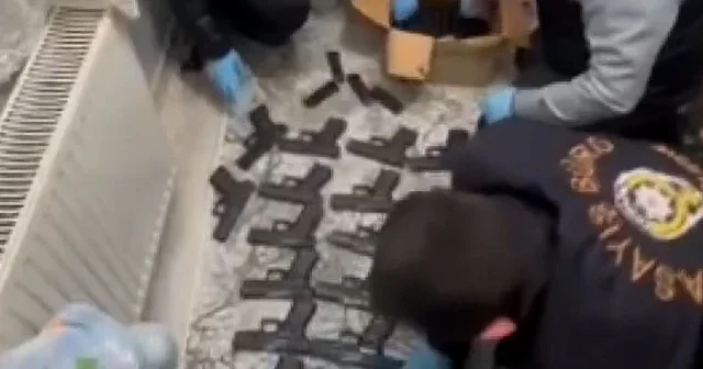 İstanbul’da kaçak silah operasyonu: 91 tabanca ele geçirildi VİDEO İZLE