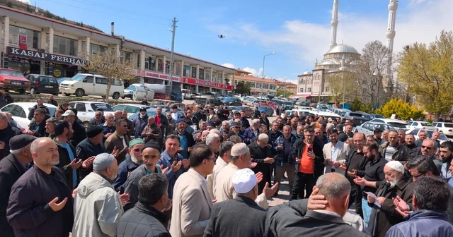 Karakeçili de hacı adayları vatandaşlarla vedalaştı Kırıkkale Haberleri
