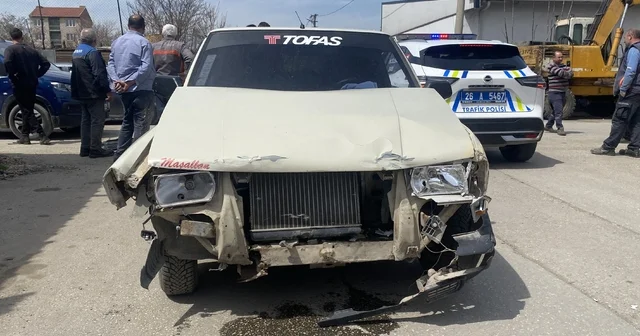 İki araç çarpıştı, 4 araç hasar aldı Eskişehir Haberleri