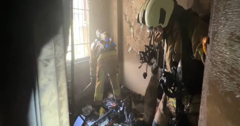 Yatakta içtiği sigara evini perişan etti