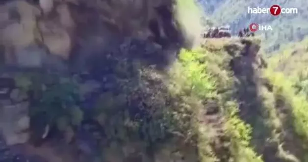 Hindistan da dev kayanın çöküşü kamerada: Facianın eşiğinden dönüldü