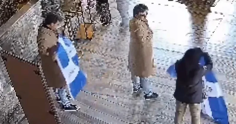 Ayasofya da bayrak provokasyonu: 2 Yunan turist tutuklandı Sözcü Gazetesi