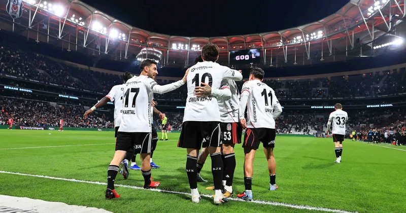 Beşiktaş ta sakatlık şoku! Ayak bileğinde yırtık tespit edildi Sözcü Gazetesi