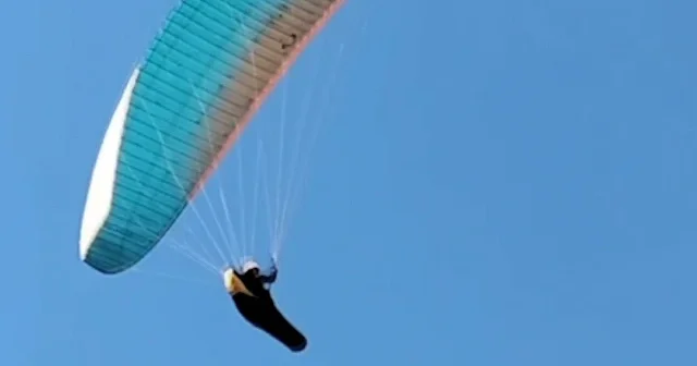 Zonguldak ta havadaki sohbet gülümsetti: Yamaç paraşütçüsünü çaya davet etti VİDEO İZLE