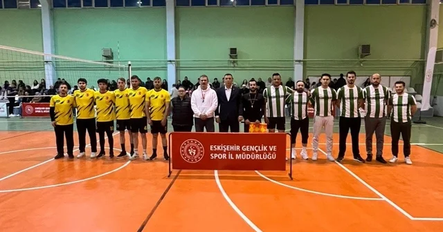 Beylikova da kurumlar arası voleybol turnuvasında finalistler belli oldu Eskişehir Haberleri