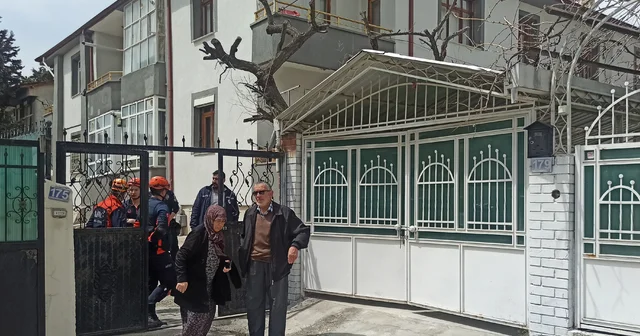 Konya da 3.2 büyüklüğündeki depremin ardından 2 bina tahliye edildi Konya Haberleri