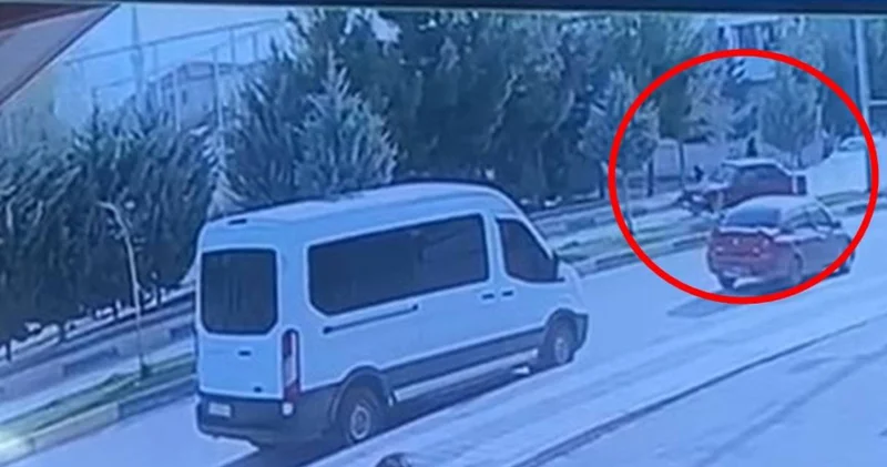 Diyarbakır da kontrolden çıkan araç kaldırımdaki çocuklara çarptı