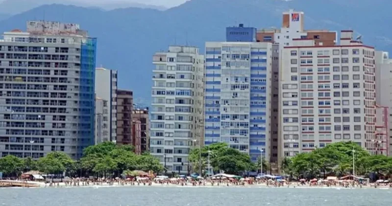 Brezilya’da lüks gökdelenler kağıt gibi eğiliyor!