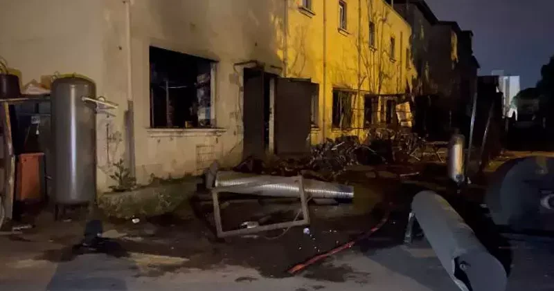 Arnavutköy’de fabrika yangını: 1’i ağır 3 kişi yaralandı