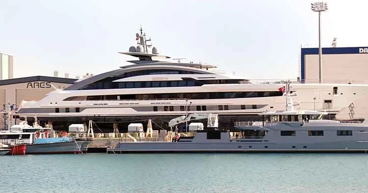 Lüks tekneler Antalya’da bakıma girdi