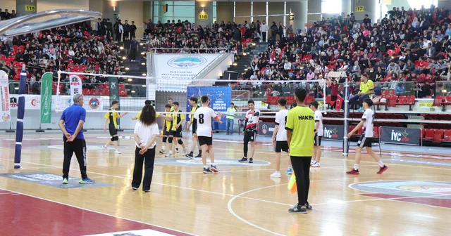Kayseri İmam Hatip Okulları Spor Oyunları nın kapanış töreni yapıldı Kayseri Haberleri