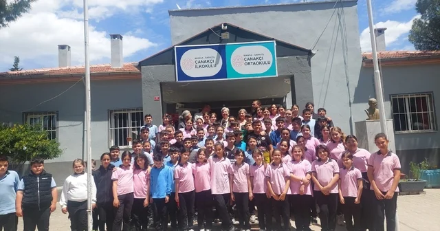Seyit Onbaşı nın yazarı öğrencilerle buluştu Manisa Haberleri
