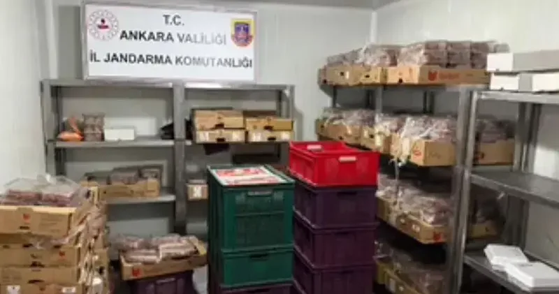 Ankara da sağlıksız koşullarda 40 ton et ele geçirildi; 2 gözaltı
