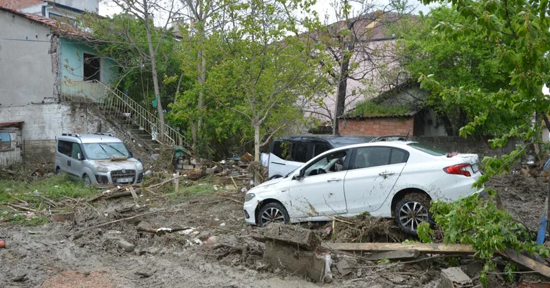 AFAD: Sel ve su baskınları yaşanan illerde zarar tespit çalışmaları başlatıldı