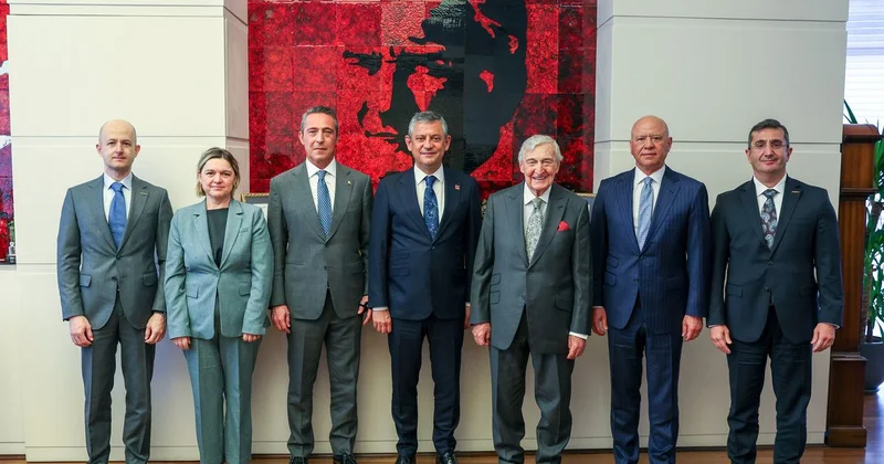 Özgür Özel ve Koç Ailesi Buluştu