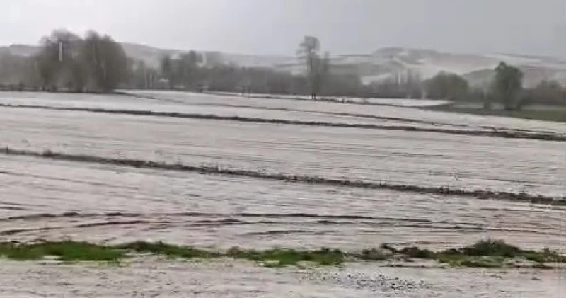 Çorum un bazı bölgelerinde dolu yağışı etkili oldu