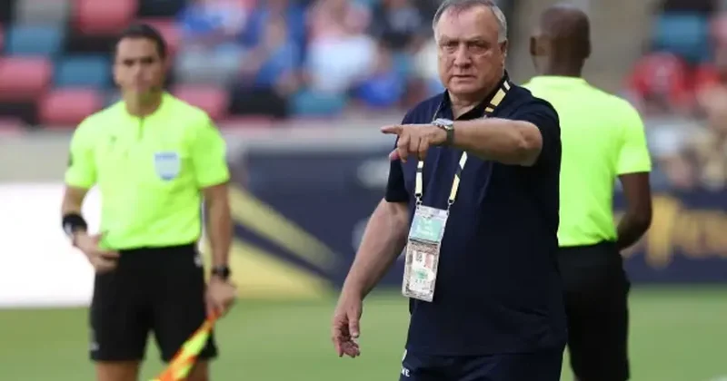 Eski Fenerbahçeli Advocaat, Dünya Kupası tarihine geçecek: Geri döndü