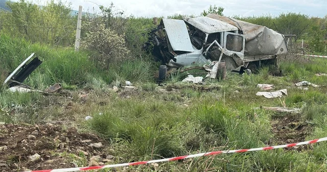 Tren, hemzemin geçitte kamyonete çarptı; 1 ölü, 3 yaralı Kütahya Haberleri